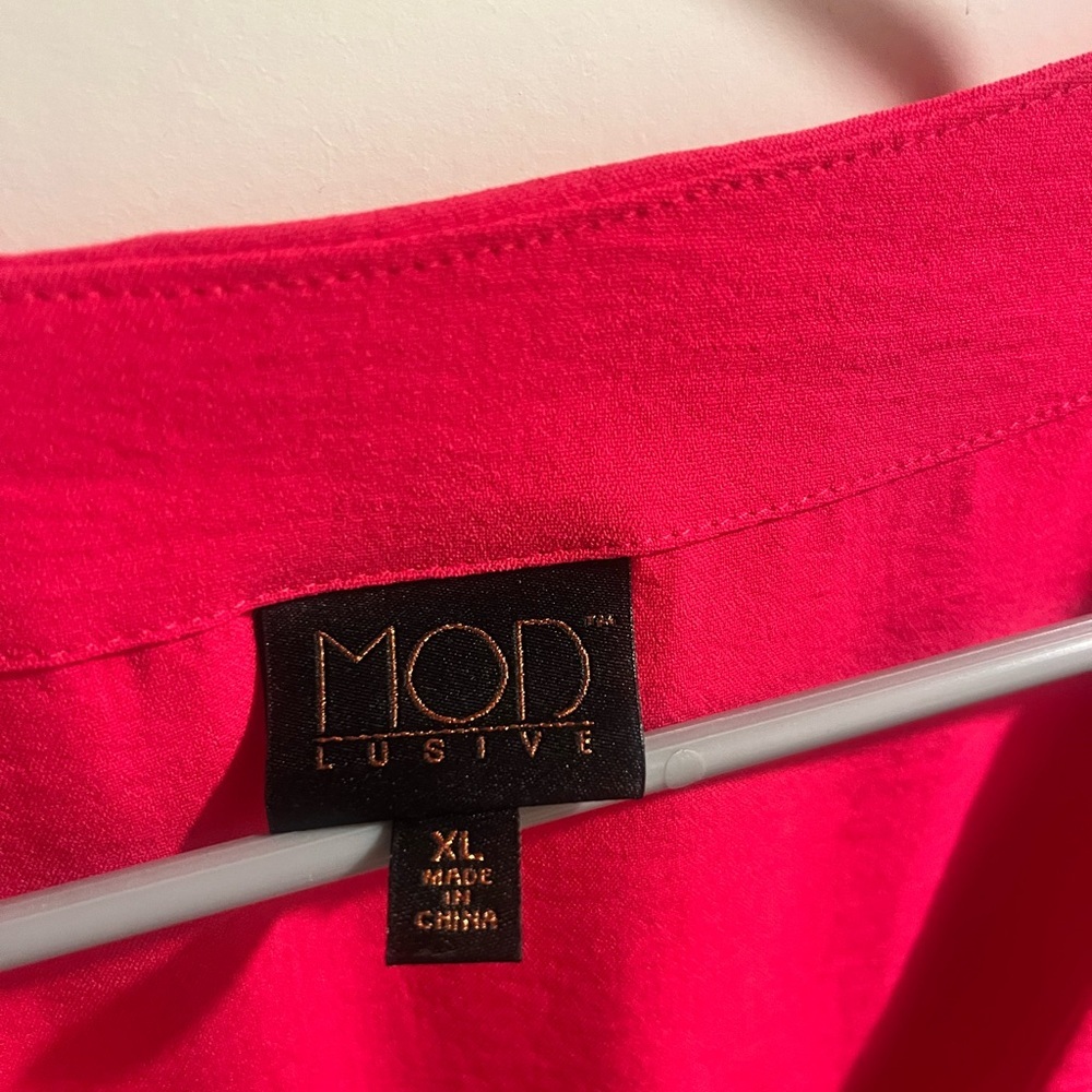 Women's V-Neck Pink Top - Picture 2 of 4